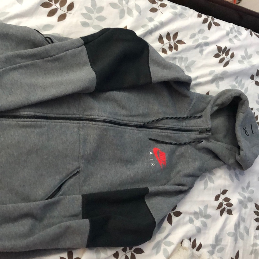 Nike air hoodie full zip. very good condition